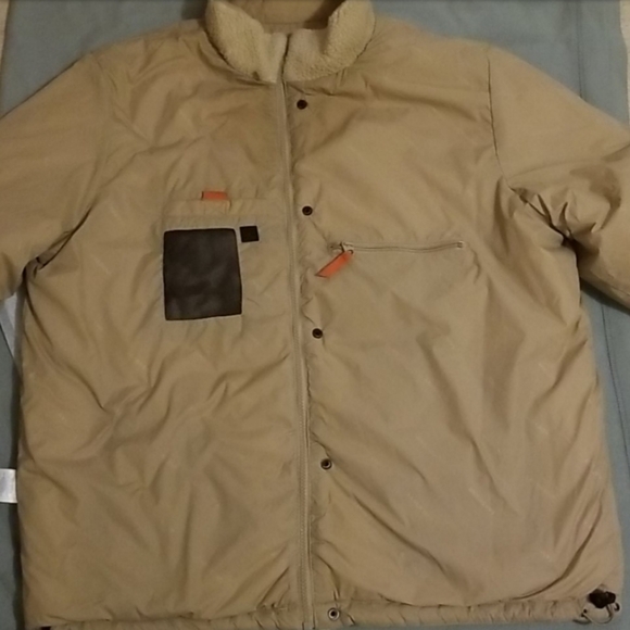 Men's Tall Expedition Winter Down Puffer Jacket - Picture 7 of 11